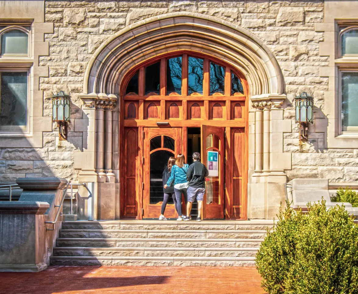 AdmissionsConsultants--image-5